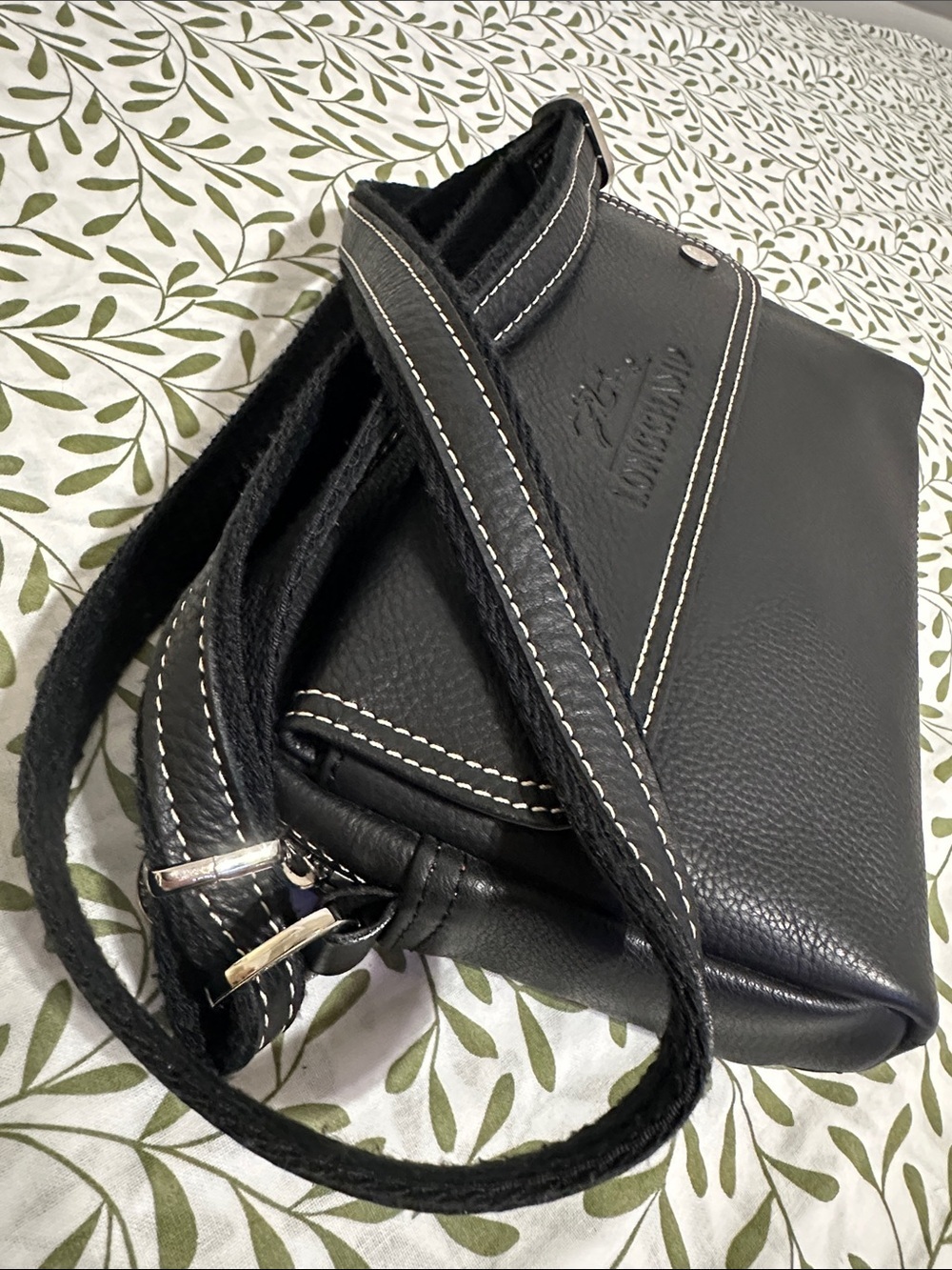 Longchamp Black Leather Shoulder Bag with Contrast Stitching - Picture 11 of 15